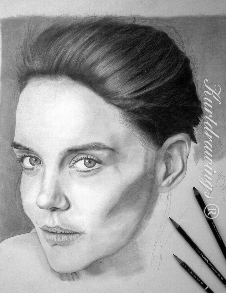 Katie Holmes detail 2